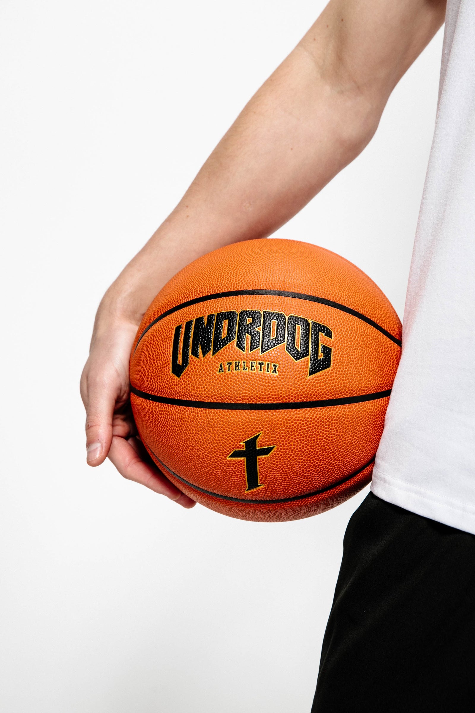 ボール UNDERDOG 10TH ANNIVERSARY BASKETBALL UNDRDOG